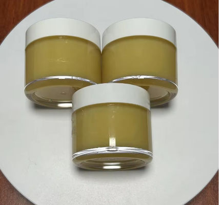 Pureza 99% Lanolina anidra com limites microbiológicos Número total de placas 1000 cfu/g Max